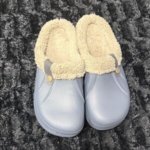 Cozy Blue Clogs with Soft Cream Lining